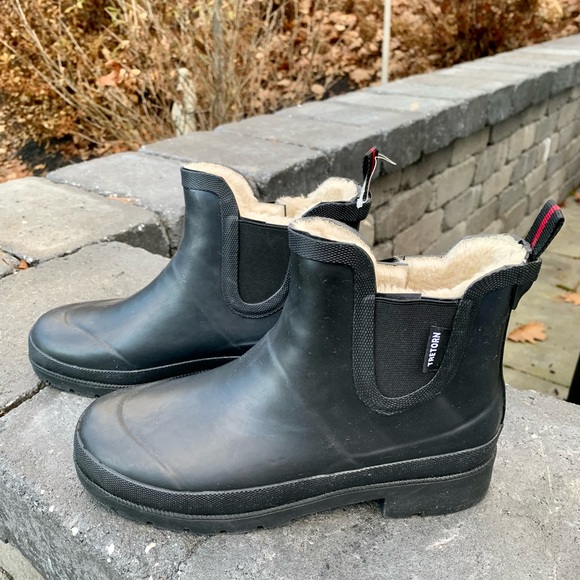 New in Box TRETORN LINA Faux Fur Lined Short Black Rain Boots,7 M Womens - Picture 14 of 15